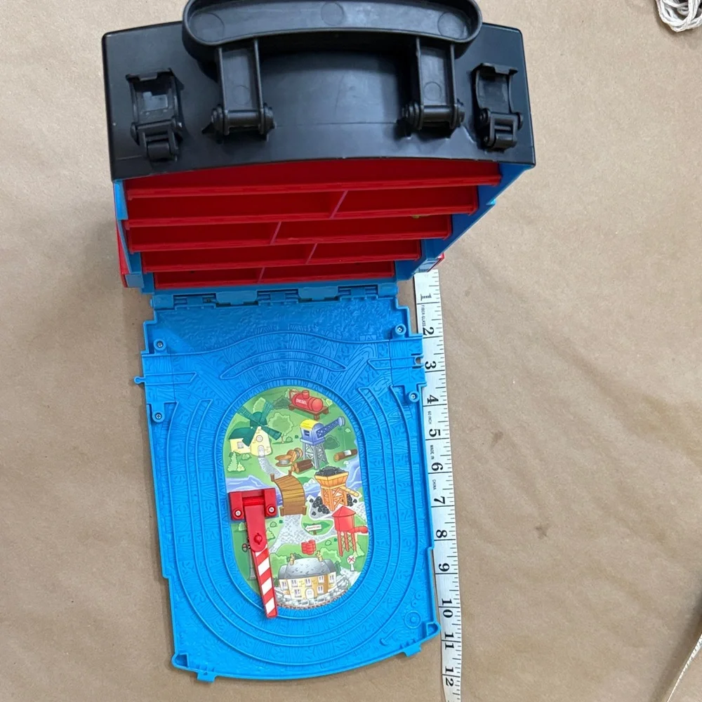 Thomas & Friends Take-n-Play Tote-A-Train Storage Case with 4 Toy Trains